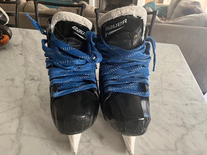 INCLUDES 3 Sets Of Blades!! Used Bauer Regular Width  Size 8.5 Supreme S29 Hockey Goalie Skates