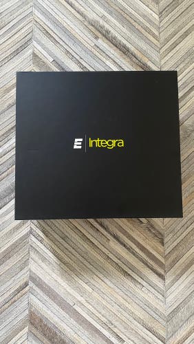 Brand New Large Epoch Integra Elbow Pads