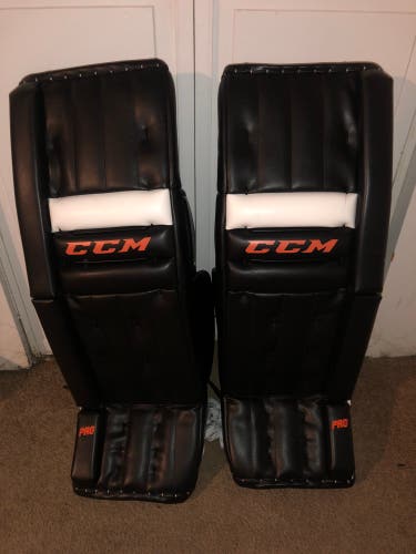 CCM Retro Flex Leg Pads
