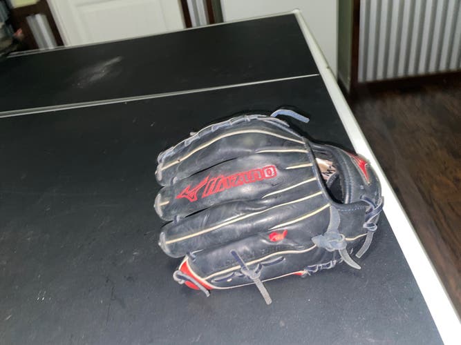Used Pitcher's 11.75" MVP Prime Baseball Glove