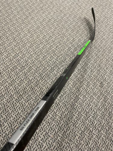 CCM Trigger 6 50 Flex P29 curve right hand stick