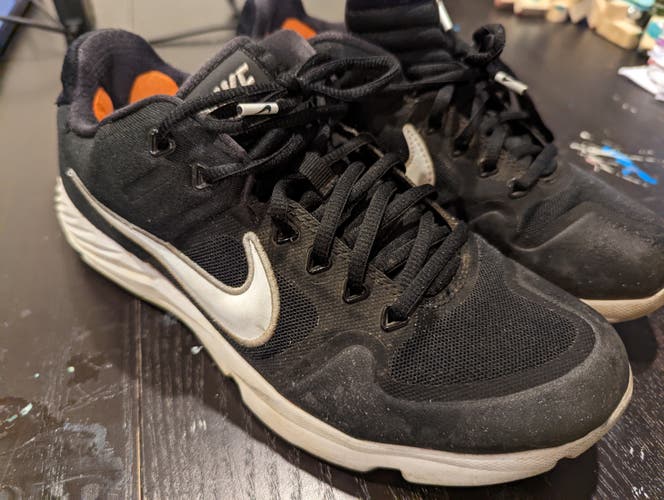 Black Used Youth Men's Size 8.5 (Women's 9.5) Turf Cleats Nike Low Cut