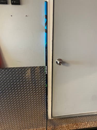 Senior Right Handed P92 Nexus Geo Hockey Stick