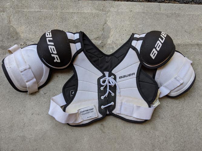 Senior Used Medium Bauer Supreme Classic Shoulder Pads