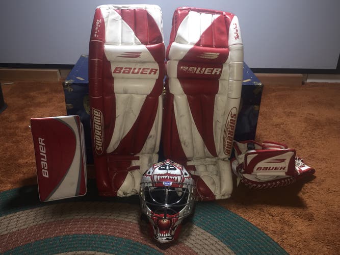 35" Cujo Bauer Supreme Pads Cujo Supreme Pro Glove Bauer Blocker Itech Cujo Red Mask