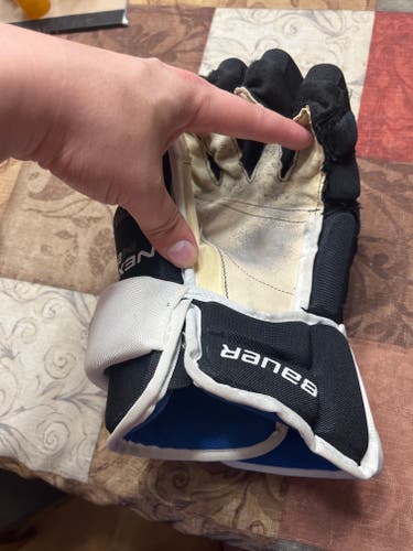 Used Bauer Nexus N2900 Gloves 14"