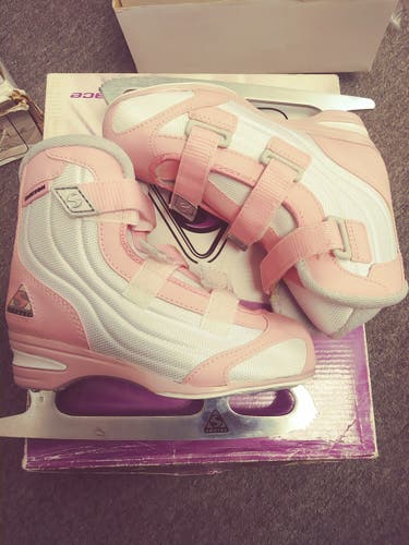 New Jackson Figure Skates Size 2