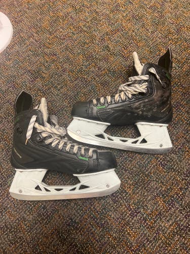 Used Reebok Size 9.5 Hockey Skates
