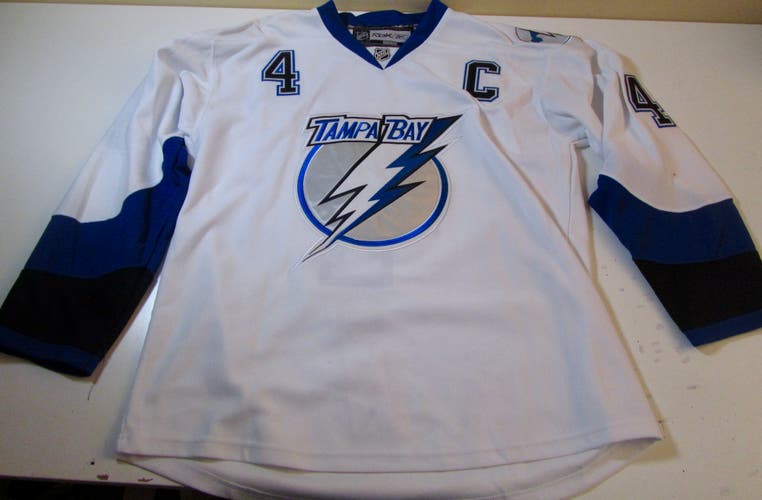 VINTAGE LIGHTNING VINCENT LECAVALIER #4 HOCKEY JERSEY GENTLY PREOWNED SIZE 52