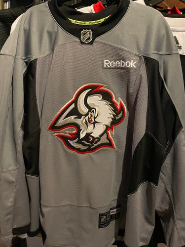 custom buffalo sabers Gray Used Size 58 Reebok Jersey