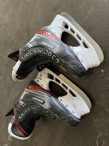 Used Bauer Regular Width  Size 2 Vapor XLTX Pro+ Hockey Skates