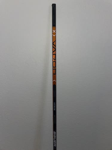 Senior Left Hand P28 Pro Stock 60 Flex 60” Bubble Texture Pro Grip Vapor Hyperlite Hockey Stick