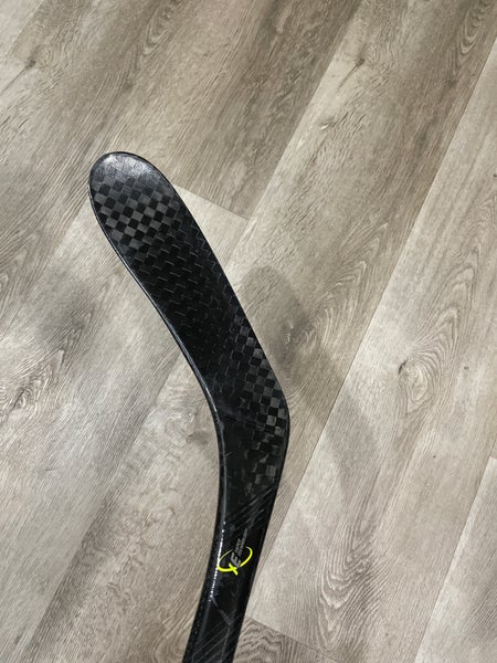 Used Intermediate Bauer Left Hand Vapor 2x Hockey Stick P28