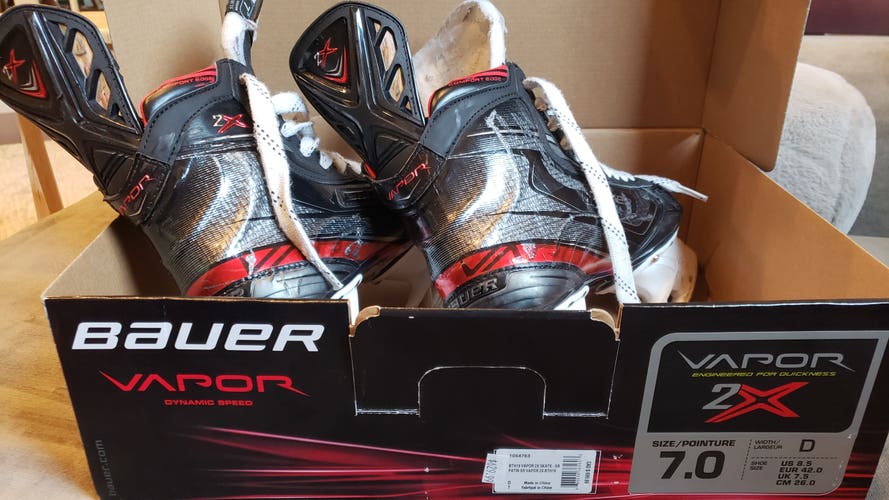 Senior Used Bauer Vapor 2X Hockey Skates Regular Width Size 7