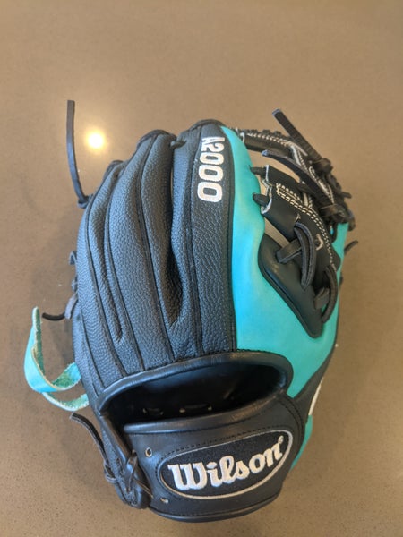 Robinson Cano model A2000 Baseball Glove 11.5