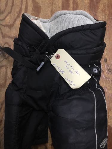 Youth Medium CCM Hockey Pants