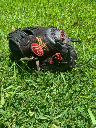 Yadier Molina game day series catchers mitt.