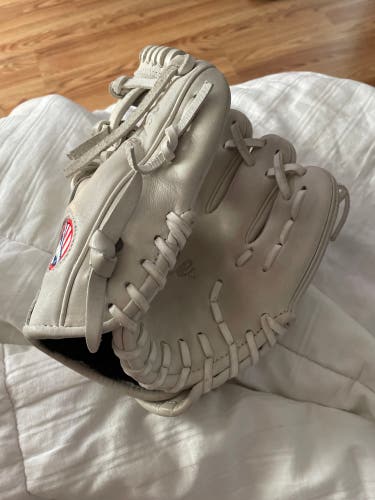 Baseball glove Training