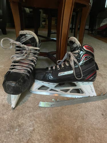 Used Bauer Regular Width  Size 9 Vapor X700 Hockey Goalie Skates