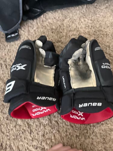 Used Bauer 12" Vapor X700 Gloves
