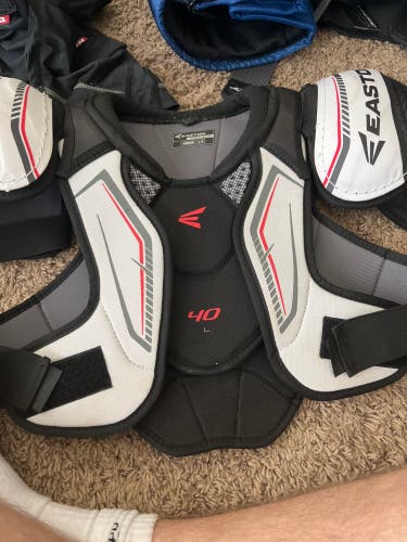 Junior Large Easton Synergy 40 Shoulder Pads
