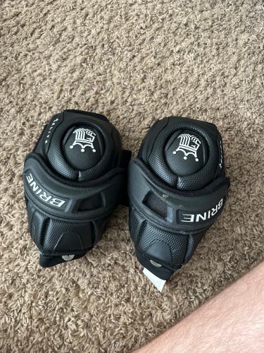 Used Medium Brine Clutch Elite Arm Pads