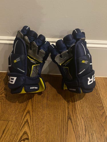 Bauer Supreme 3s Hockey Gloves