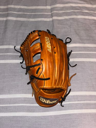 Outfield 12.75" A2000 Baseball Glove