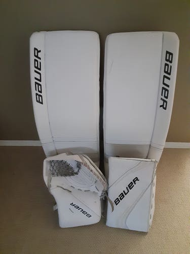 Used 35" Bauer Regular GSX Goalie Pads & 2X Gloves Full Set
