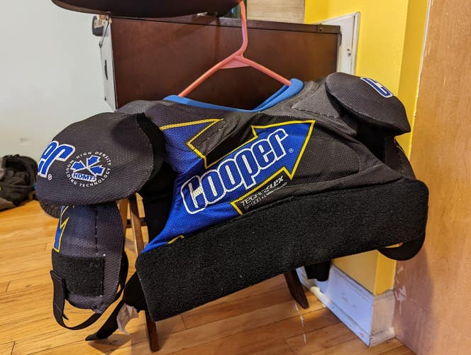 Used Cooper Techni-flex Senior Extra Large Shoulder Pads