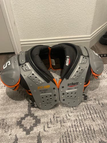 Youth Small Schutt XV HD Shoulder Pads