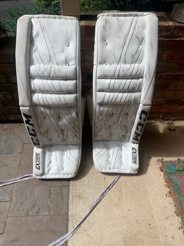 34" CCM Pro Stock Eflex4 Goalie Leg Pads
