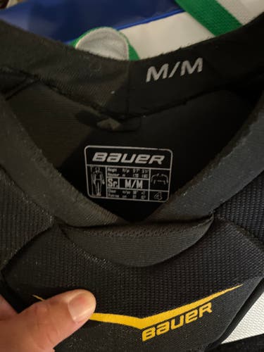 Senior Used Medium Bauer Supreme 150 Shoulder Pads