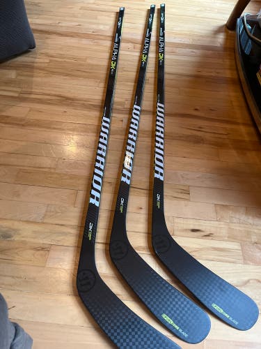 Senior Right Handed W03 Pro Stock Alpha DX Hockey Stick