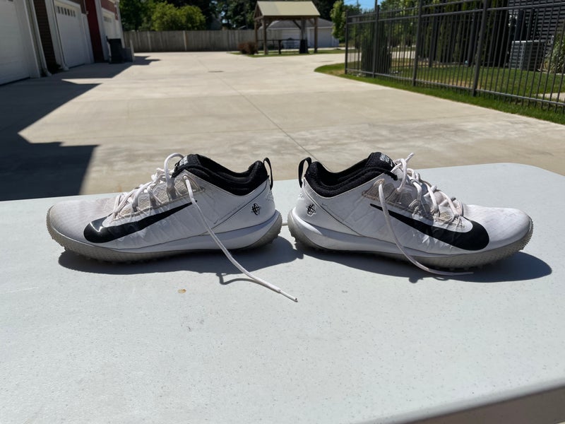 White Used Men's Size 11 Turf Cleats Nike Low Cut Huarache