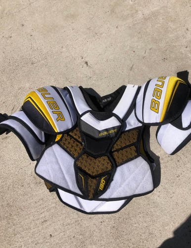 Senior Medium Bauer Shoulder Pads