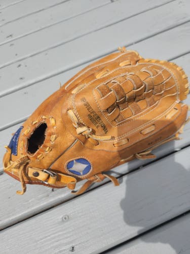 Spalding Right Hand Throw Professional Model Baseball Glove 12"