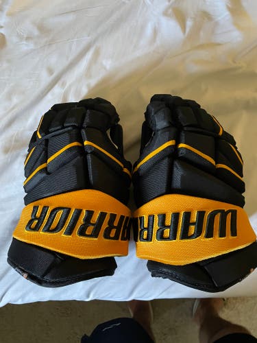 New Never Used  Warrior 14" Alpha Pro Gloves
