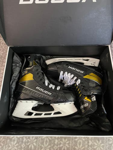New Intermediate Bauer Supreme UltraSonic Hockey Skates Size 6.5 Fit 3 (Missing steel)