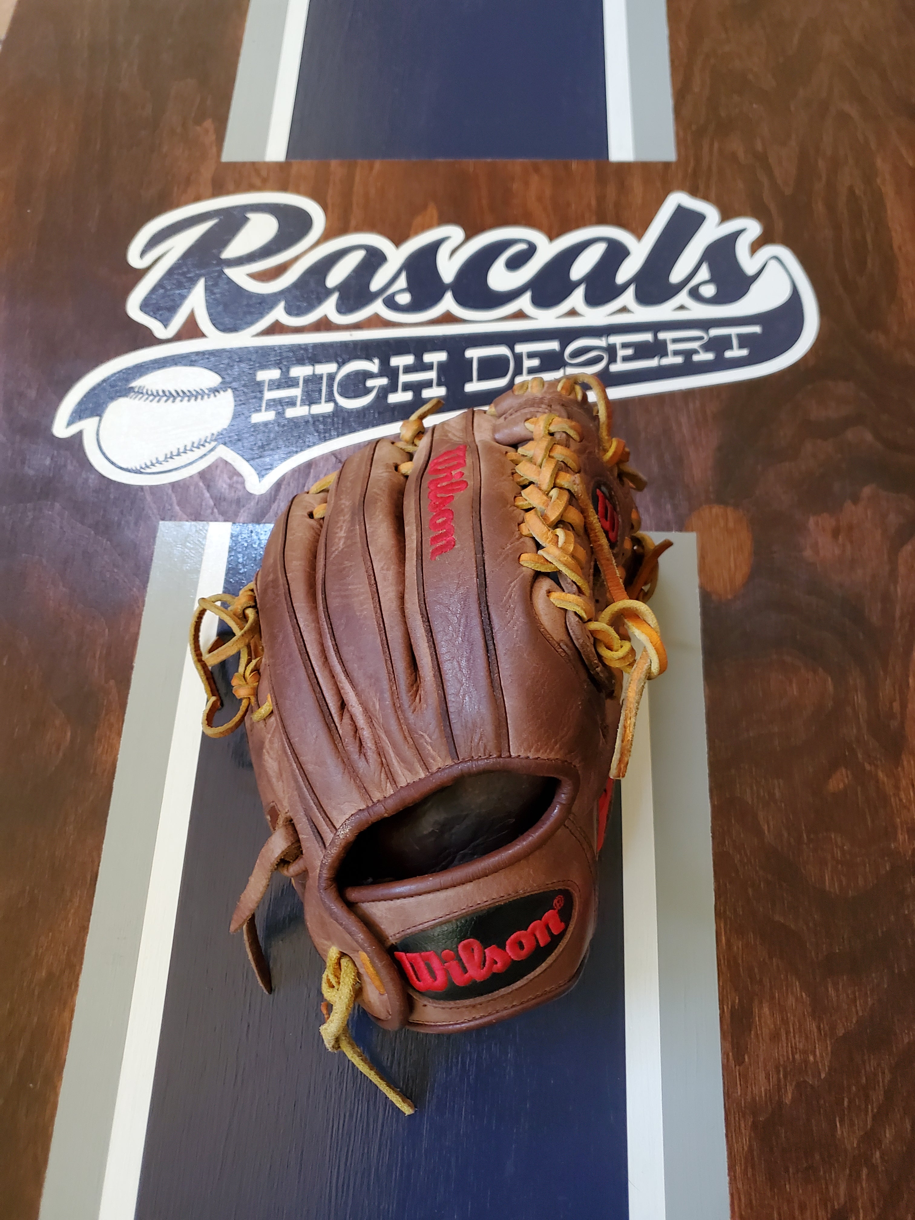 WILSON A1K PRO STAFF SERIES 11 1/4 RHT GLOVE SidelineSwap Buy