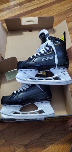 Youth Used Bauer Supreme Ignite Pro Hockey Skates Regular Width Size 5.5