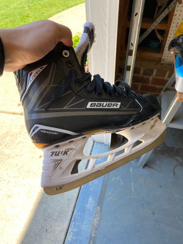 Used Bauer Regular Width  Size 8 SUPREME ONE ACCEL Hockey Skates