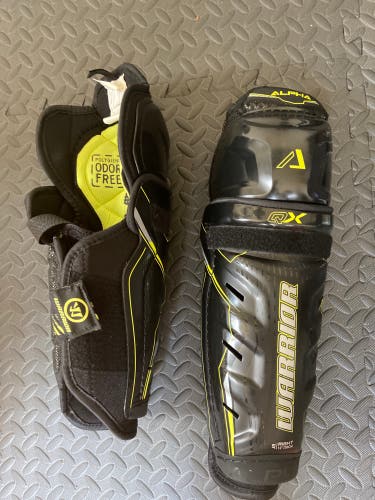 Warrior shin guards 12” QX ALPHA hockey ice Worn 2x Small Crack