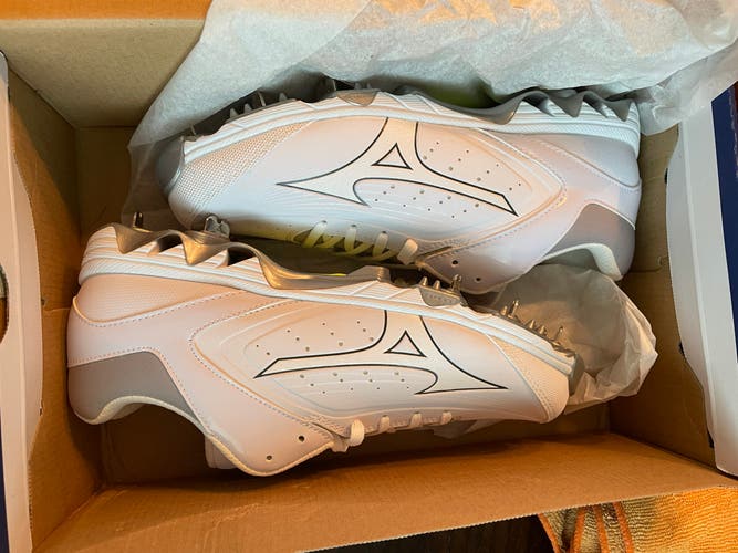 White New - Women's Size 9.5 Mizuno 9 Spike Swift 5 Cleats