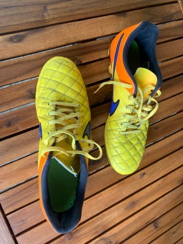 Yellow Used Size 11 (Women's 12) Nike Tiempo Rio II Cleats