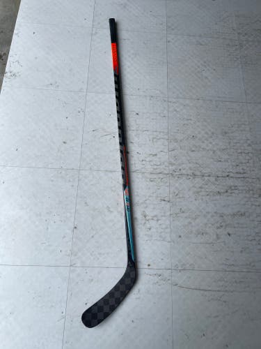 Senior Right Handed P92 Covert QRE10 Hockey Stick