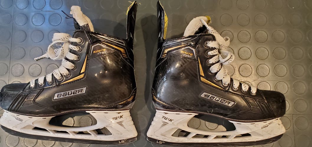 Bauer Supreme Ignite Pro Hockey Skates Regular Width Size 5