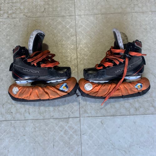 Junior Used Bauer Vapor X700 Goalie Skates Extra Wide Width Size 2