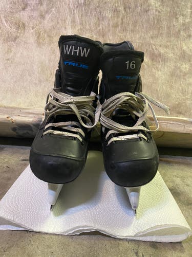 Used True Regular Width Pro Stock Size 7 Pro Custom Hockey Skates
