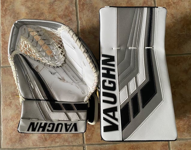 Vaughn VE8 Pro Carbon Hockey Goalie Blocker Catcher Set